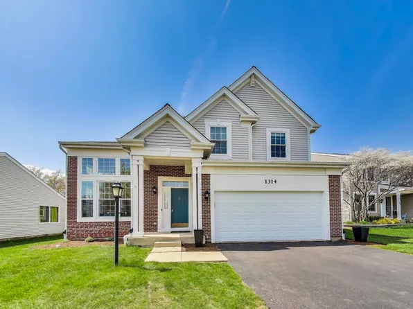 1314 Almaden Ln, Gurnee, IL 60031