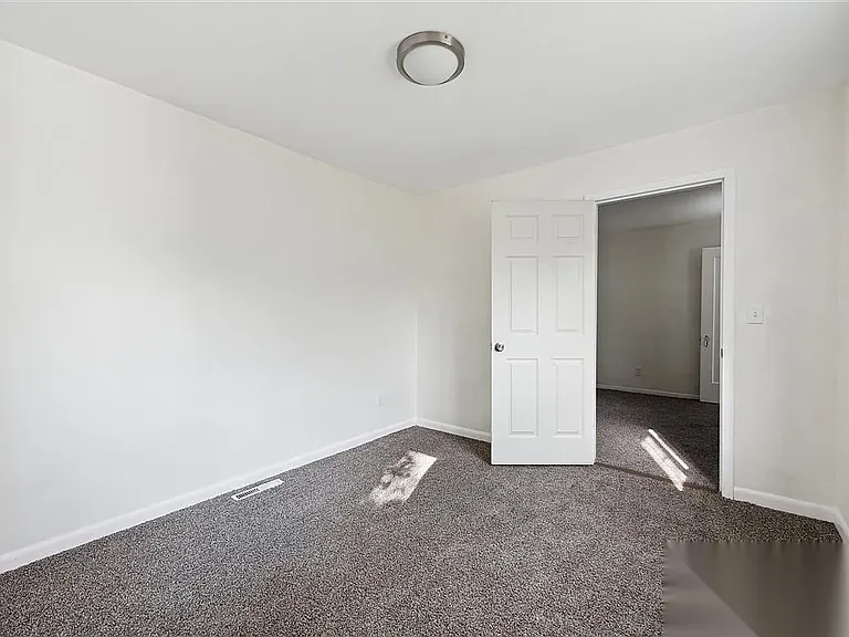 909 Turner Ave — Photo 18
