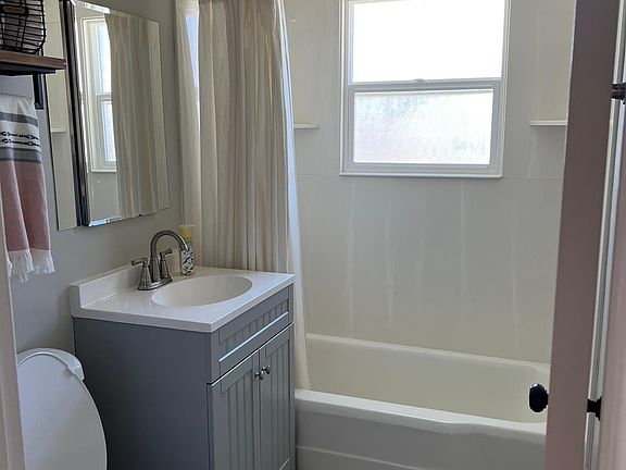 5th image of 285 E 20th St