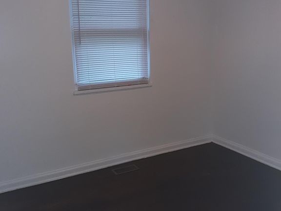 5th image of 416 Montrose Dr #A