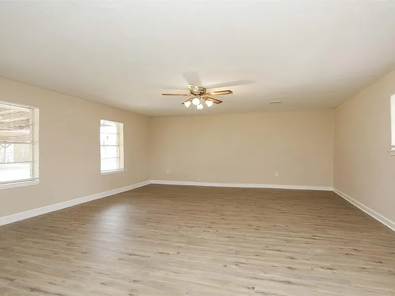 6406 Ashton St — Photo 19