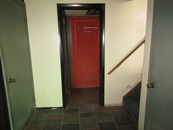 5th image of 403 Oak Ave