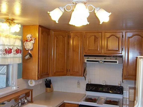 2nd image of 1627 E Columbia Ave