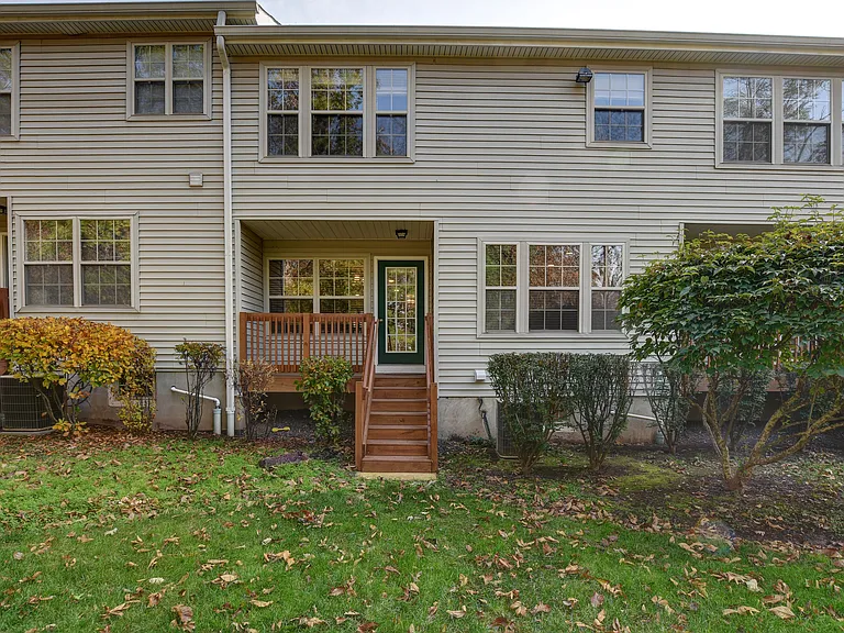 403 Taggert Dr — Photo 33