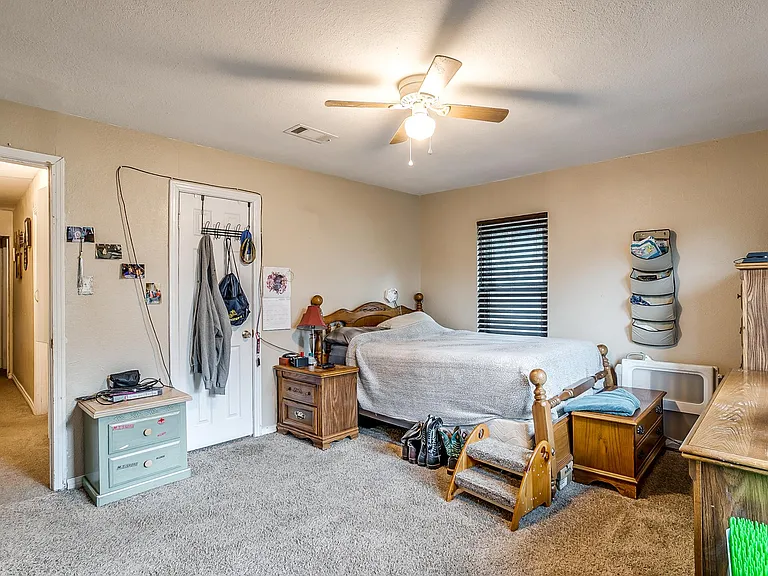 6627 Onyx Dr N — Photo 14