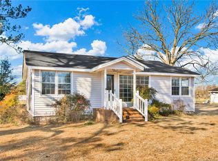 61 Jake Ln, Autryville, NC 28318