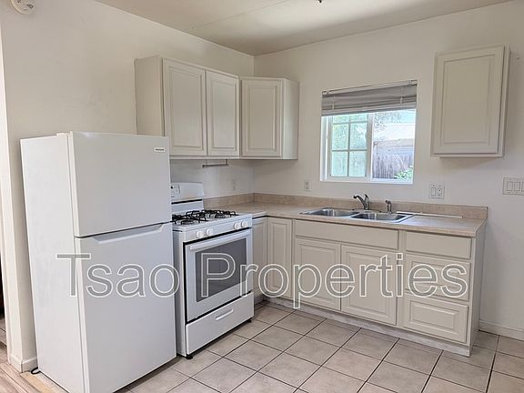 5th image of 607 N Ardmore Ave