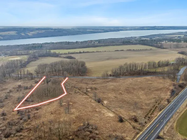 1 Dave Hull Rd #8, Skaneateles, NY 13152