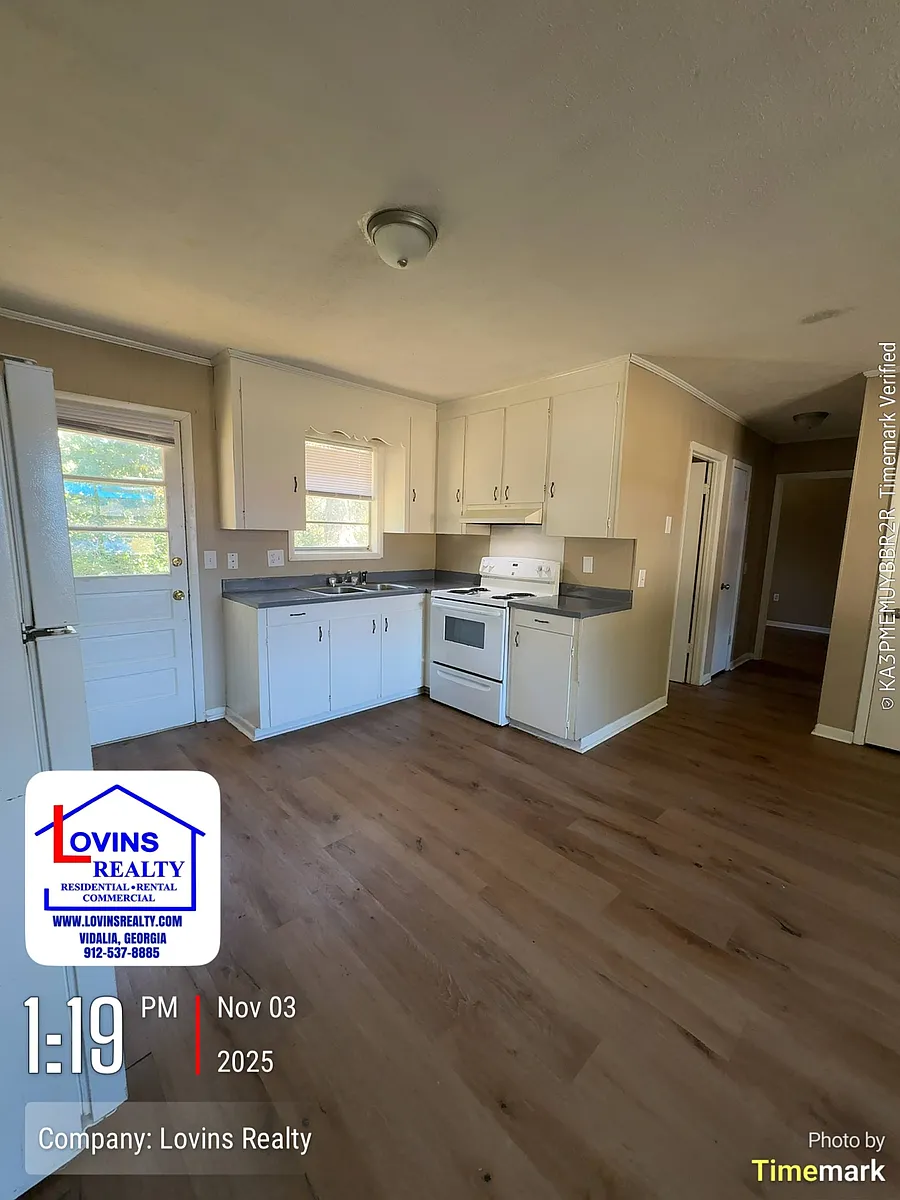 Building Photo - 302 Nita Dr #A