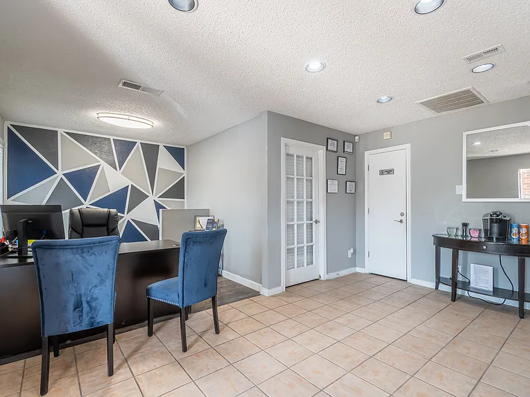Crossings at Irving Apartments — Photo 19