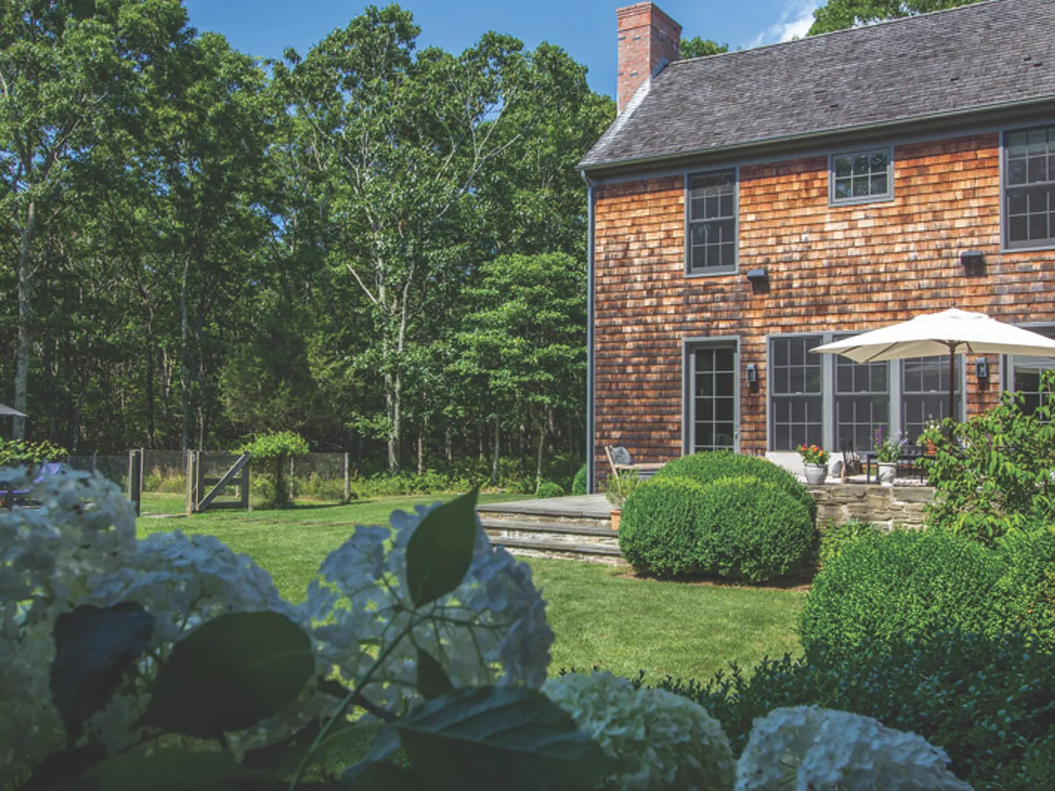 Exquisite Farmhouse in Sagaponack — Photo 3