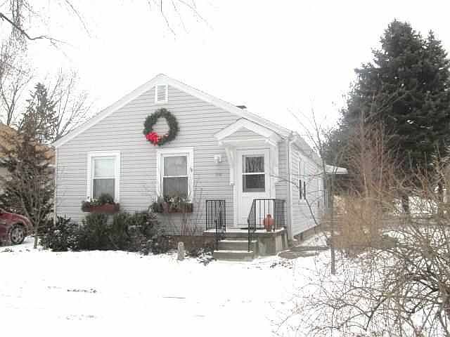 1st image of 916 S 10th St