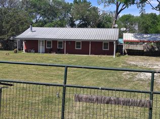 1452 Rogers Rd, Newark, TX 76071