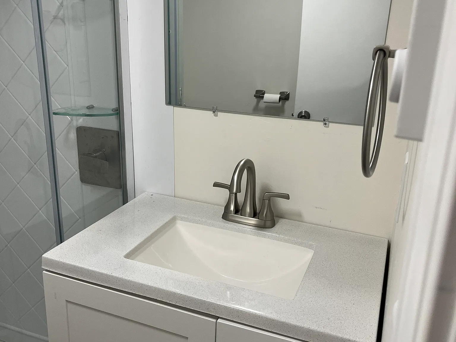 2 bed, 1000 sqft, $1,600 — Photo 2