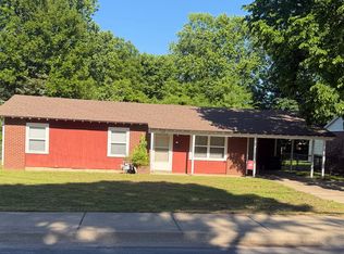 1560 N Oakland Ave, Fayetteville, AR 72703