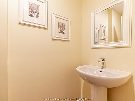 5th image of 69 King St W #202