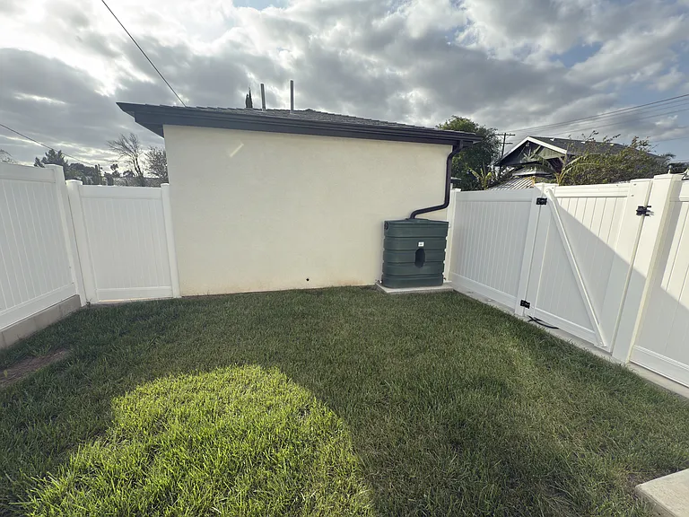 10842 Memory Park Ave — Photo 5