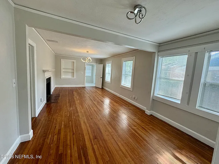 3352 College St — Photo 5