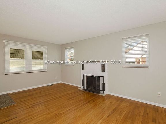 3rd image of 3127 E Barker Cir