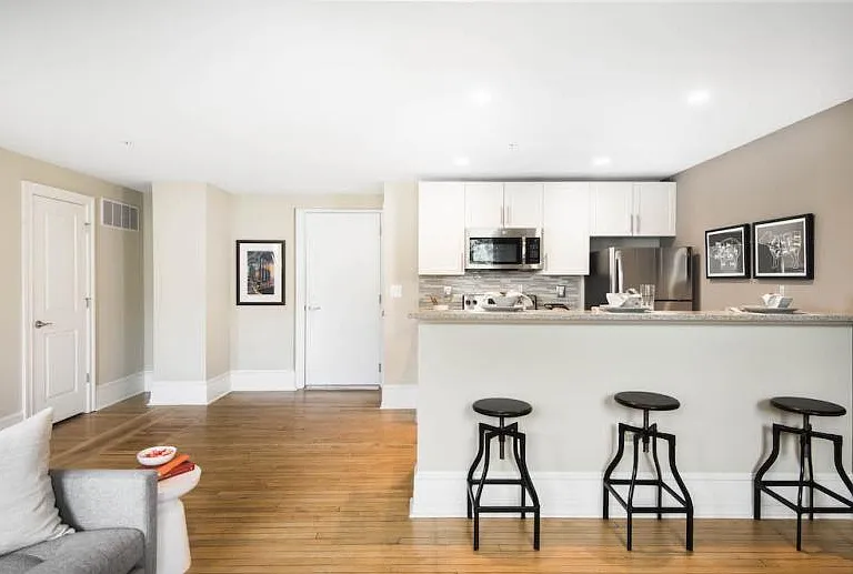 SCHENLEY APARTMENTS — Photo 5
