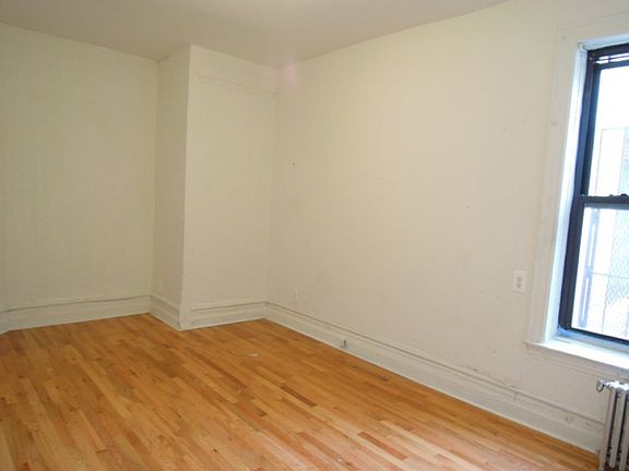 2nd image of 540 Manhattan Ave APT 6E