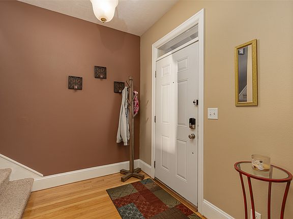 4th image of 418 5th St N #7