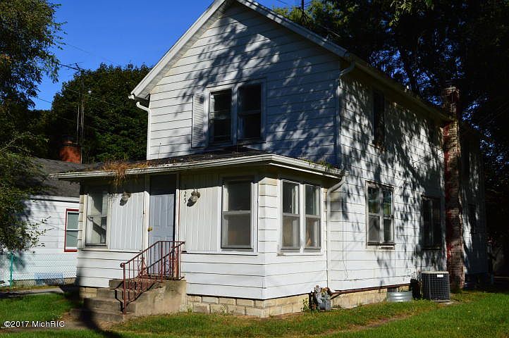 1st image of 125 Western Ave