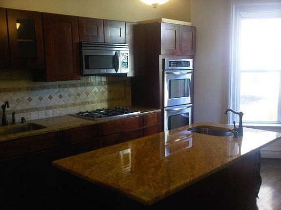 3rd image of 5 Astor Pl