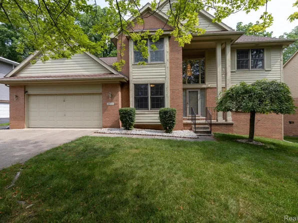 6926 Alden Dr, West Bloomfield, MI 48324
