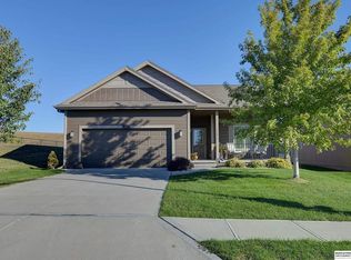 17636 Fowler St, Omaha, NE 68116