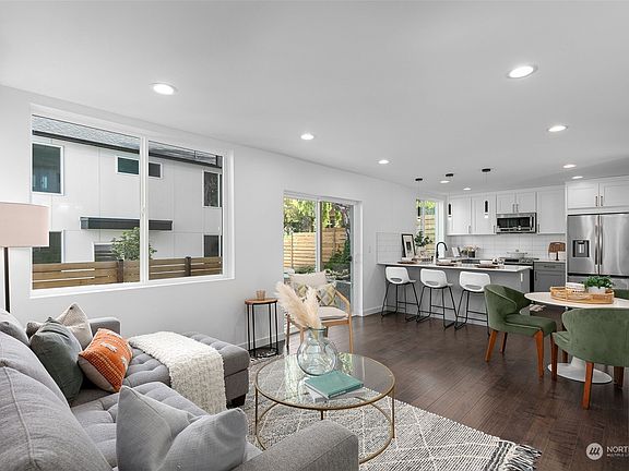 4th image of 4029 2nd Avenue NE