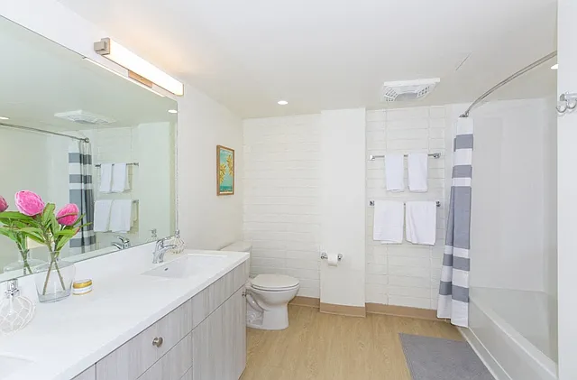 Kanekapolei Collection Bathroom with Dual Sinks