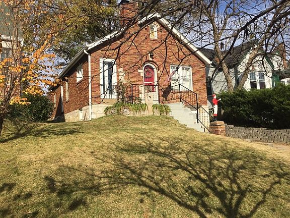 3rd image of 7601 Alicia Ave