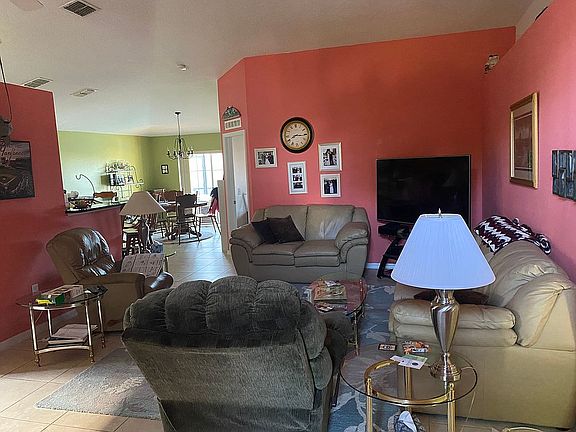 3rd image of 633 Chicago Way