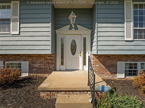 2nd image of 33 Marilyn Rd