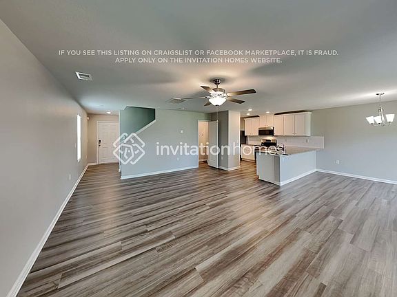 4th image of 595 Belcaro Dr
