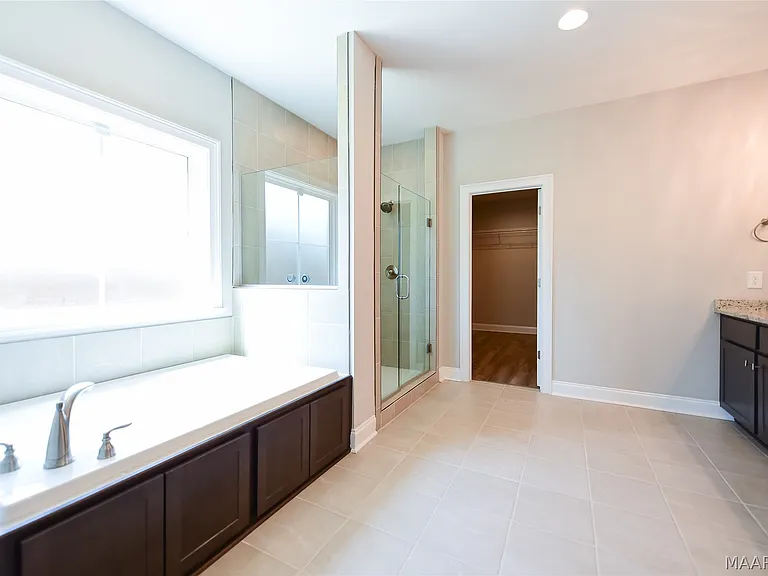 1270 Charleston Dr — Photo 18