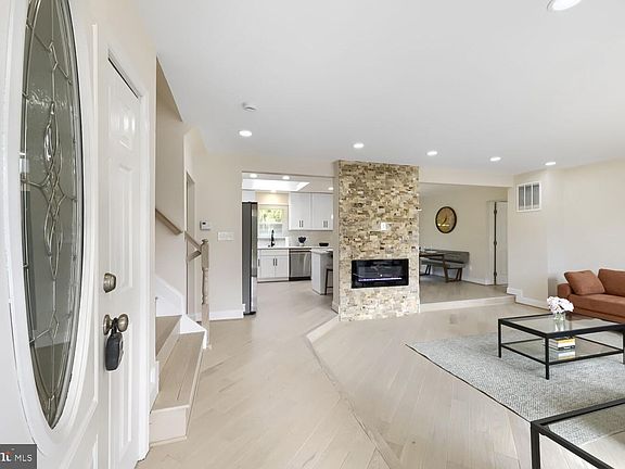2nd image of 6 Westbury Rd