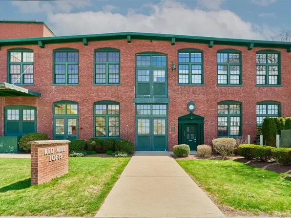 63 Blakeley St APT 110, Woonsocket, RI 02895