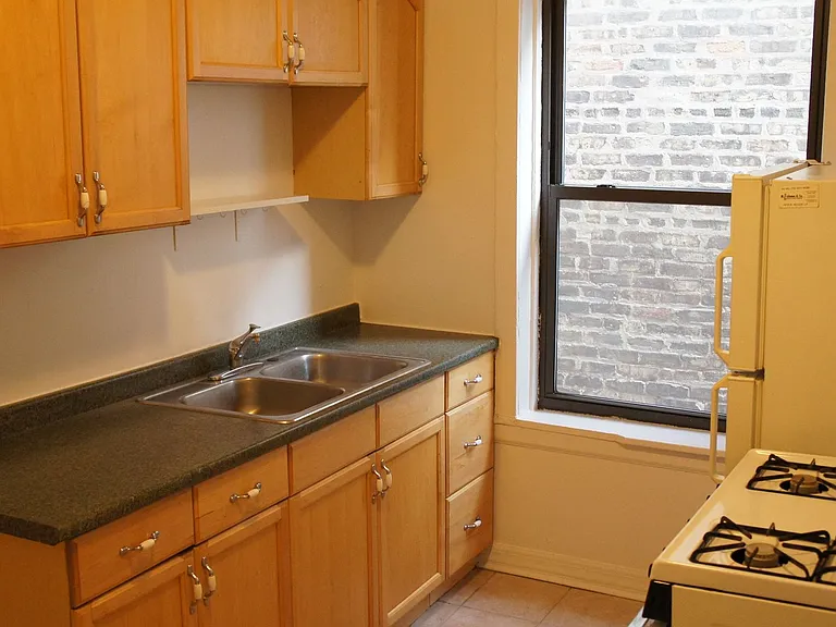 2516 N. Kedzie LP — Photo 43