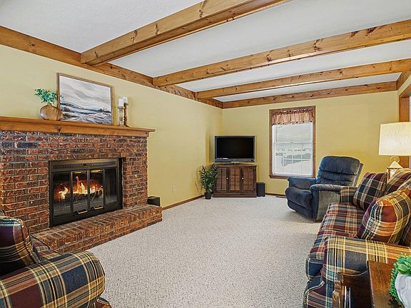 4th image of 11963 Peacock Cir