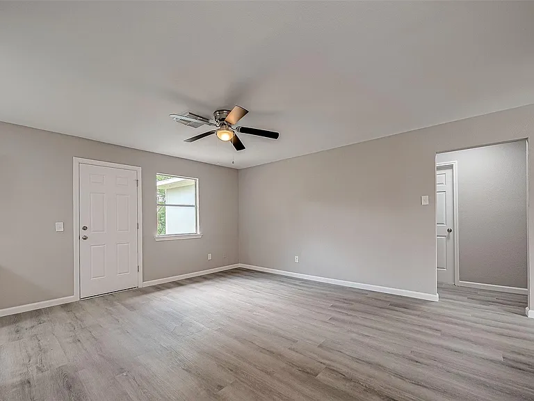 8619 Valley Meadow Dr — Photo 15