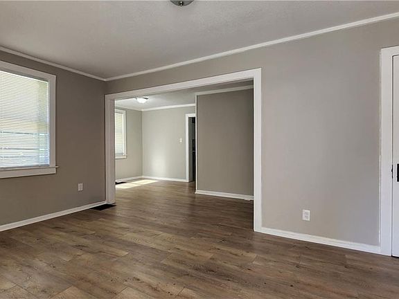 4th image of 1108 S Harris Ave