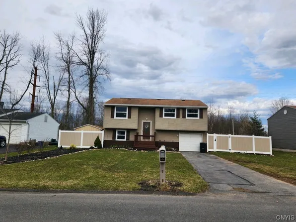 8088 Pickett Ln, Cicero, NY 13039