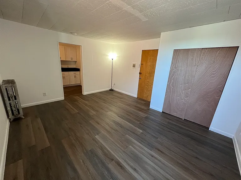 75 Park St #8 — Photo 4