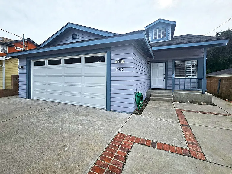 7556 Thousand Oaks Dr — Photo 1