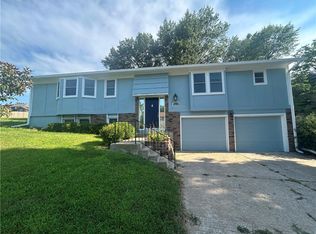 7307 E 122nd St, Grandview, MO 64030