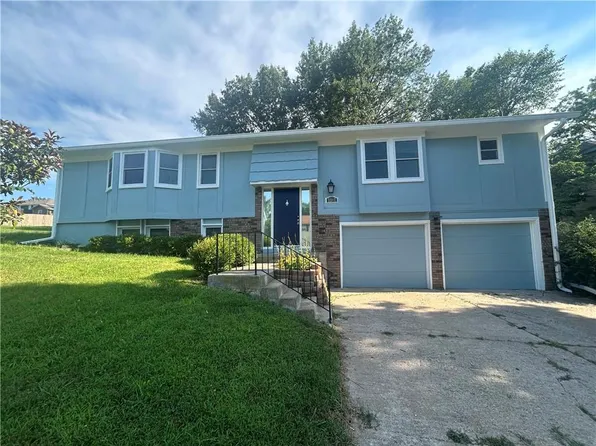 7307 E 122nd St, Grandview, MO 64030