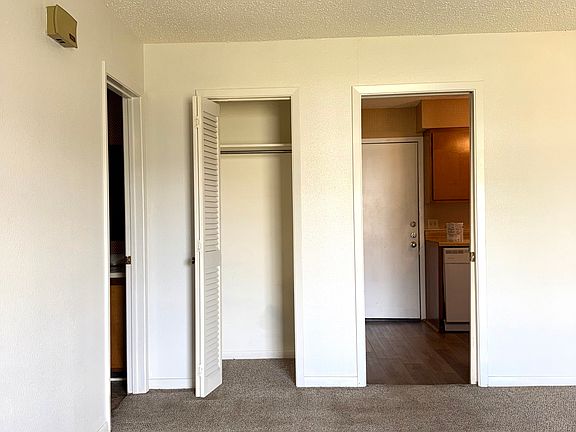5th image of 1236 Meadowview Dr