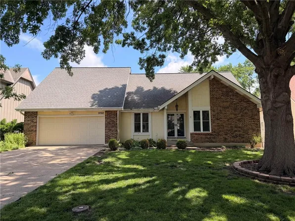9760 W 101st Ter, Overland Park, KS 66212